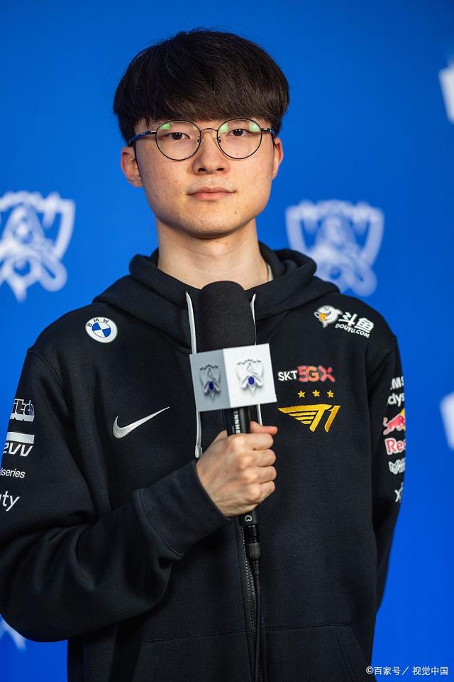 由自己摸入
